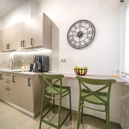 Apartman Glaros *