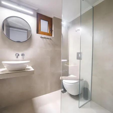 Glaros Apartman Pánormosz
