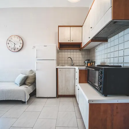 Glaros Apartman *